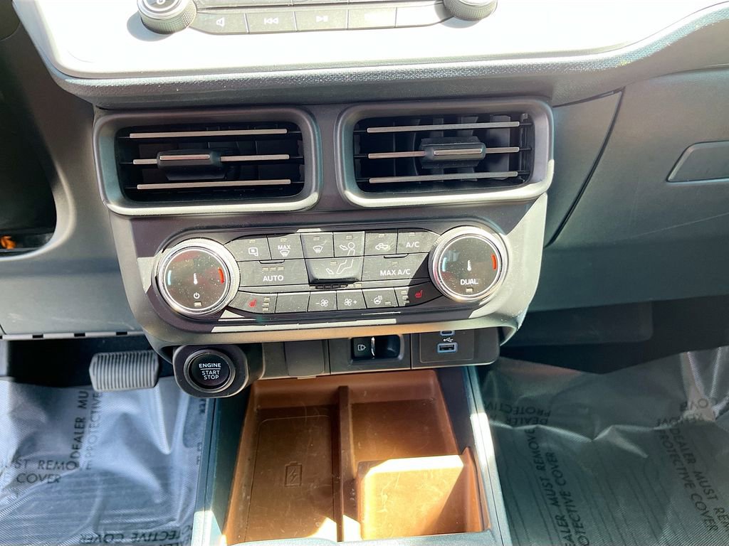 Used 2023 Ford Maverick Lariat w/ Lariat Luxury Package image 16