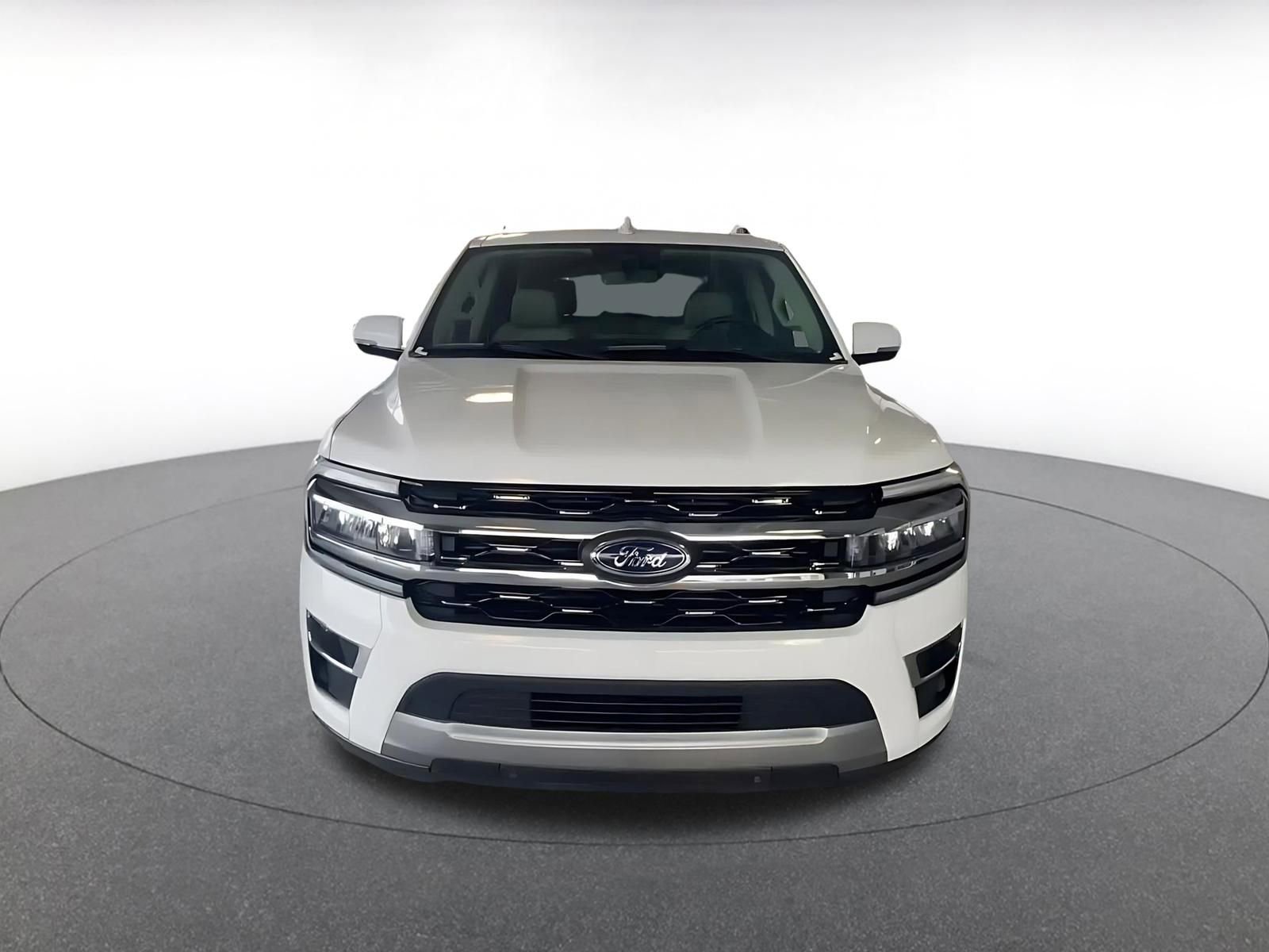 Used 2024 Ford Expedition Limited RWD image 6