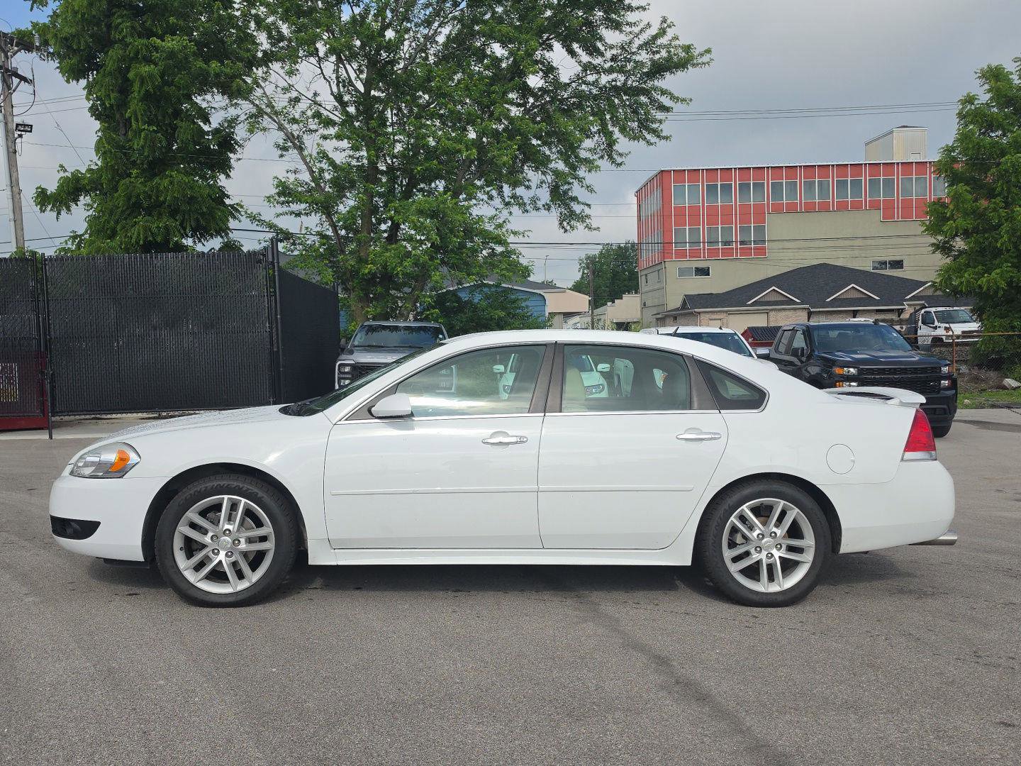 Used 2016 Chevrolet Impala LTZ FWD image 6