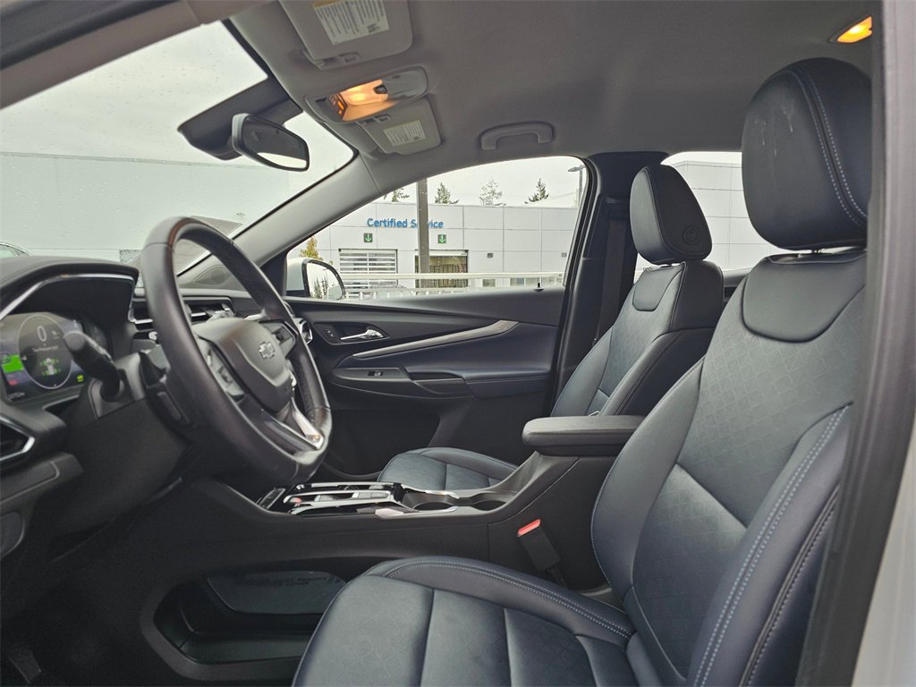 Used 2022 Chevrolet Bolt EUV LT w/ Convenience Package image 22