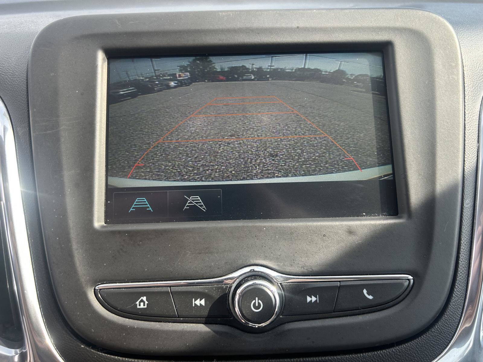 Used 2018 Chevrolet Equinox LS image 16