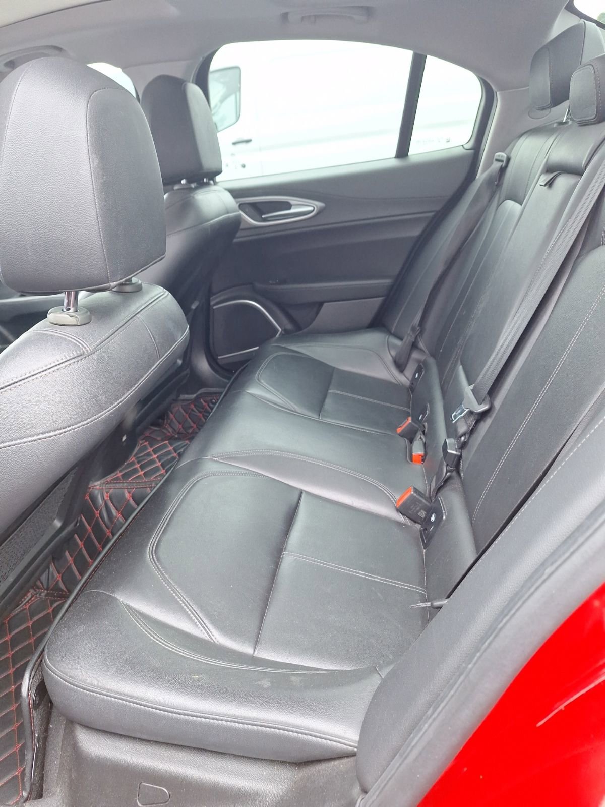 Used 2018 Alfa Romeo Giulia image 17