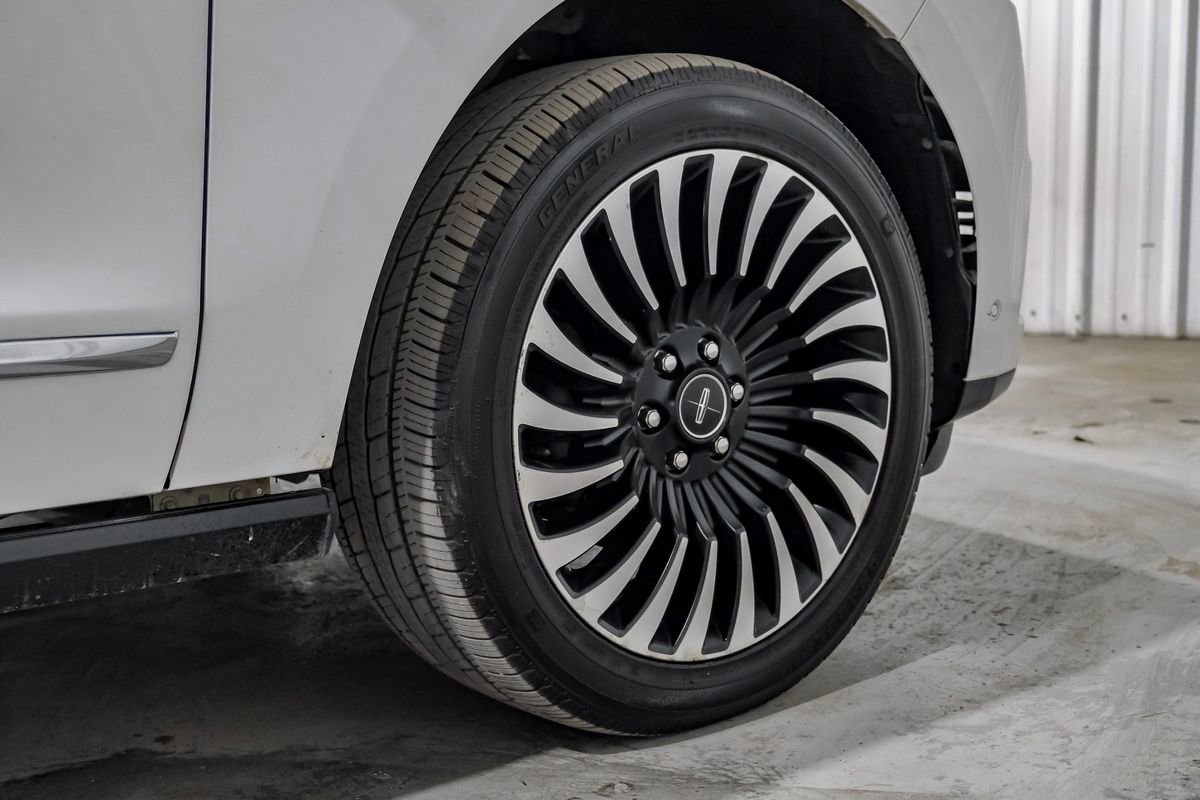 Used 2021 Lincoln Navigator L Black Label w/ Cargo Convenience Package image 67