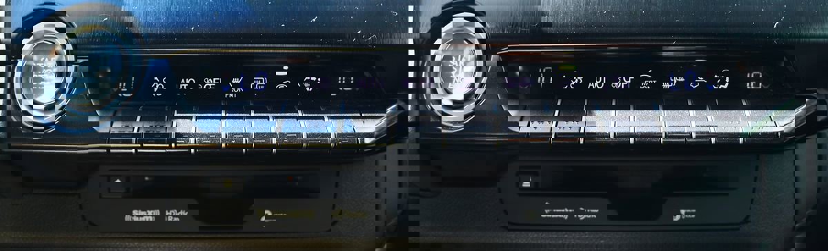 Used 2019 Lexus UX 200 F Sport w/ F Sport Premium Package image 48