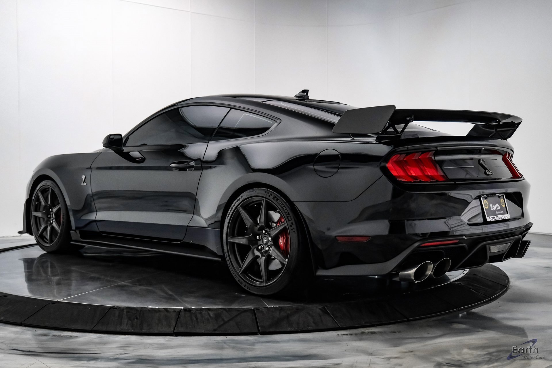 Used 2020 Ford Mustang Shelby GT500 w/ Carbon Fiber Track Pack image 8