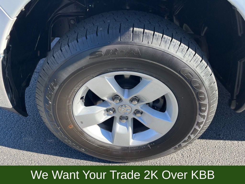 Used 2023 RAM 1500 Classic SLT AWD/4WD image 18
