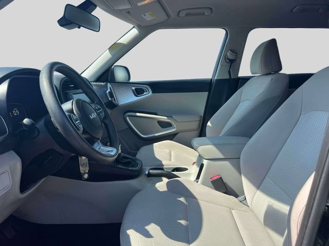 Used 2023 Kia Soul LX w/ LX Technology Package FWD image 14