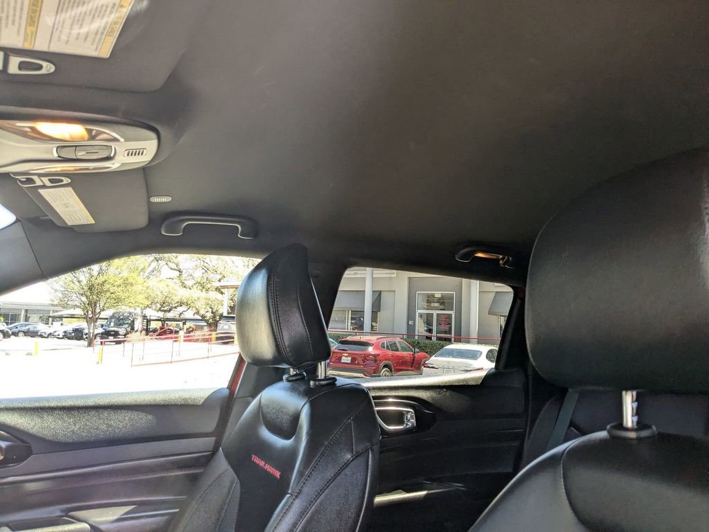 Used 2025 Jeep Compass Trailhawk image 14