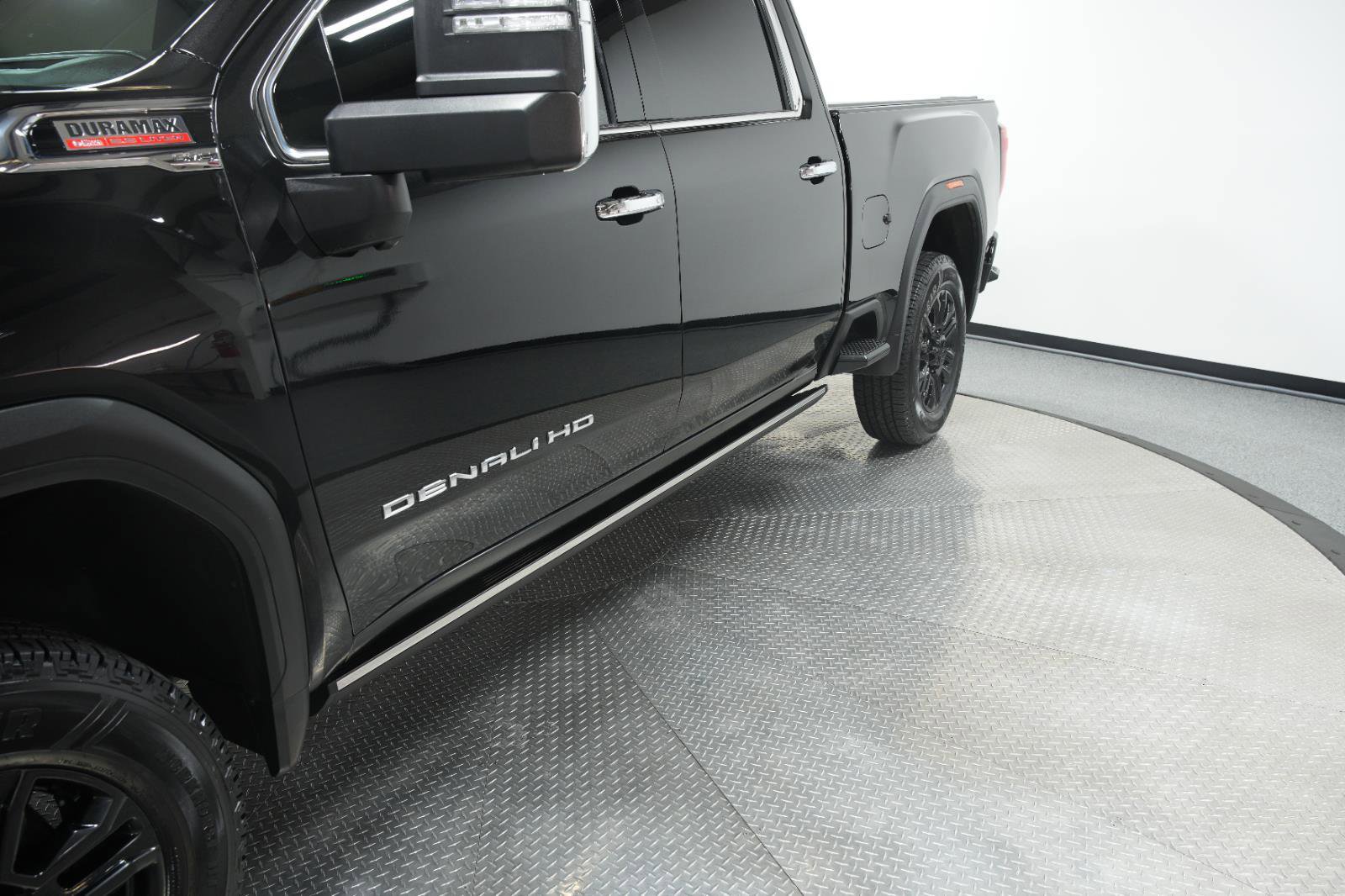 Used 2023 GMC Sierra 2500 Denali w/ Denali Black Diamond Edition image 5