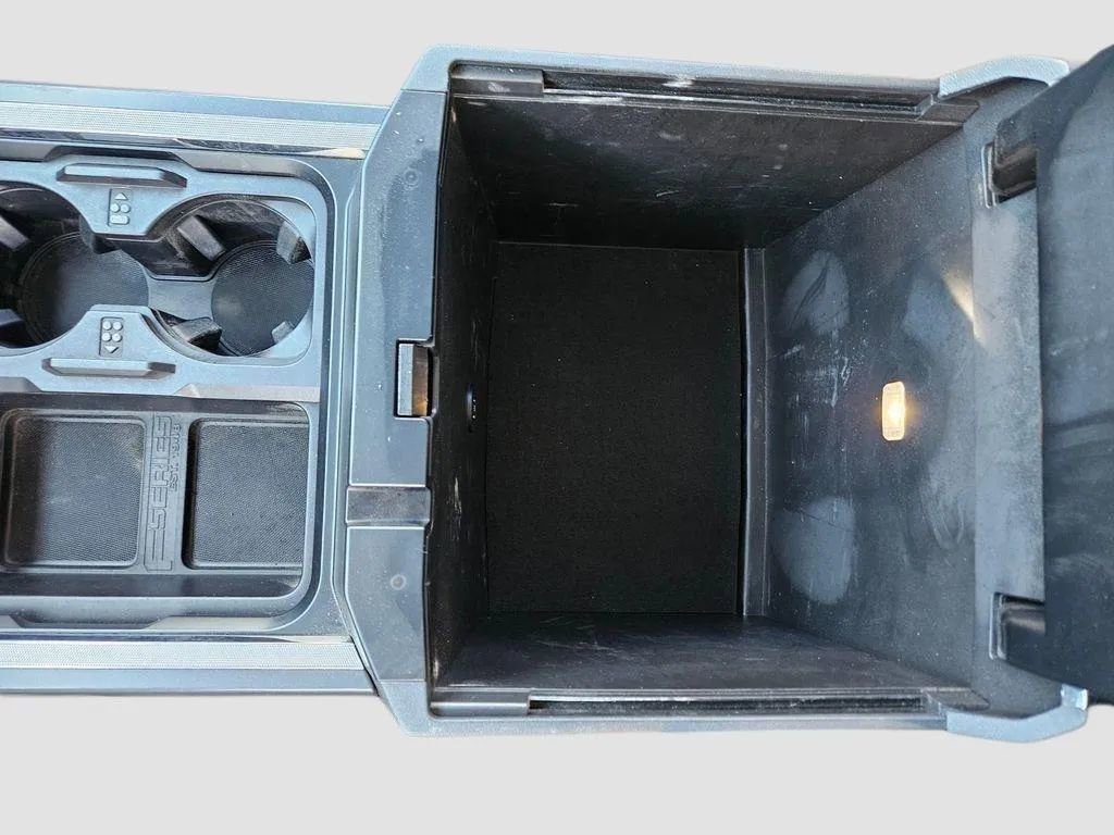 Used 2024 Ford F250 Lariat w/ Chrome Package image 19