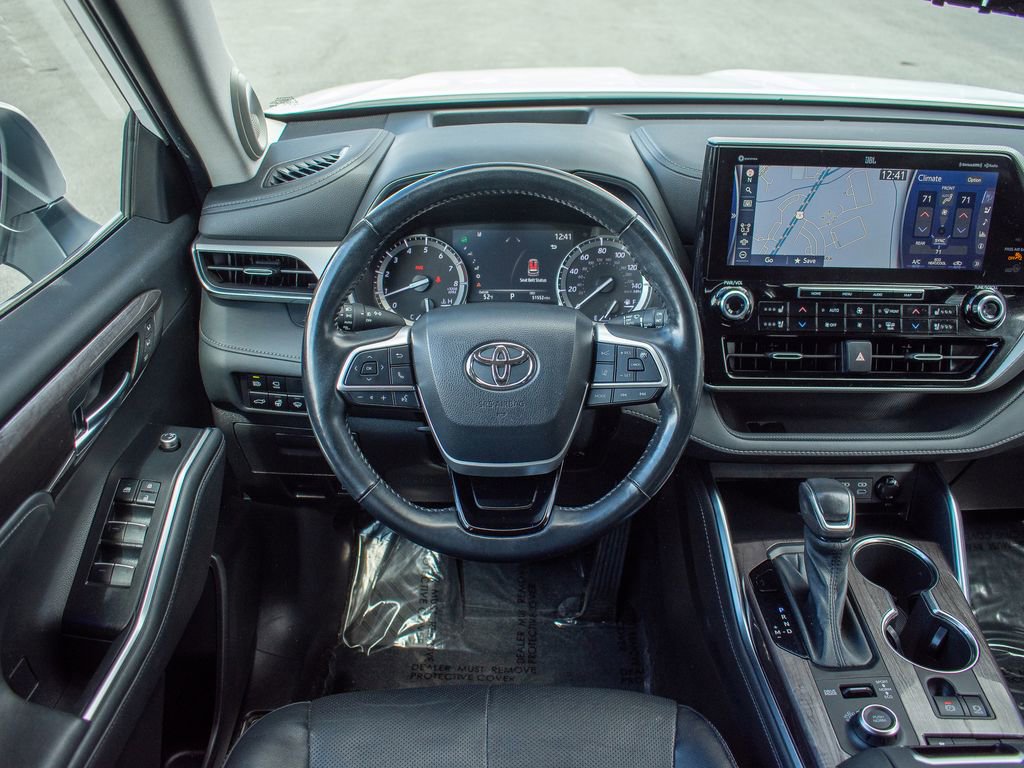 Used 2022 Toyota Highlander Platinum AWD/4WD image 13