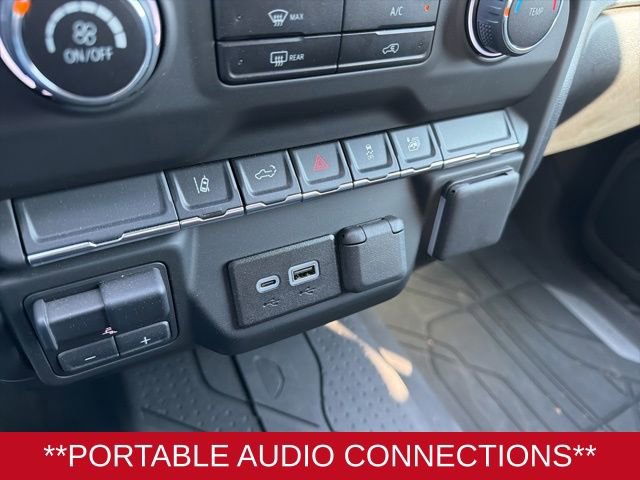 Used 2025 Chevrolet Silverado 2500 Custom w/ Custom Convenience Package image 17