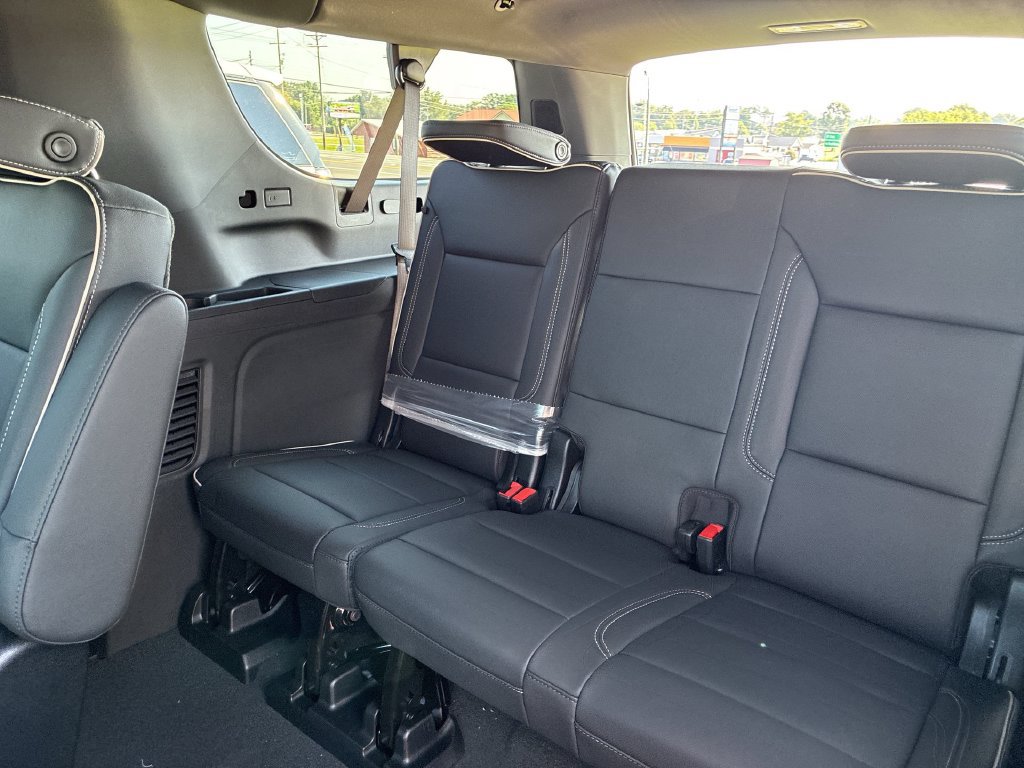 New 2026 Chevrolet Suburban Premier w/ Sun And Tow Package AWD/4WD image 20