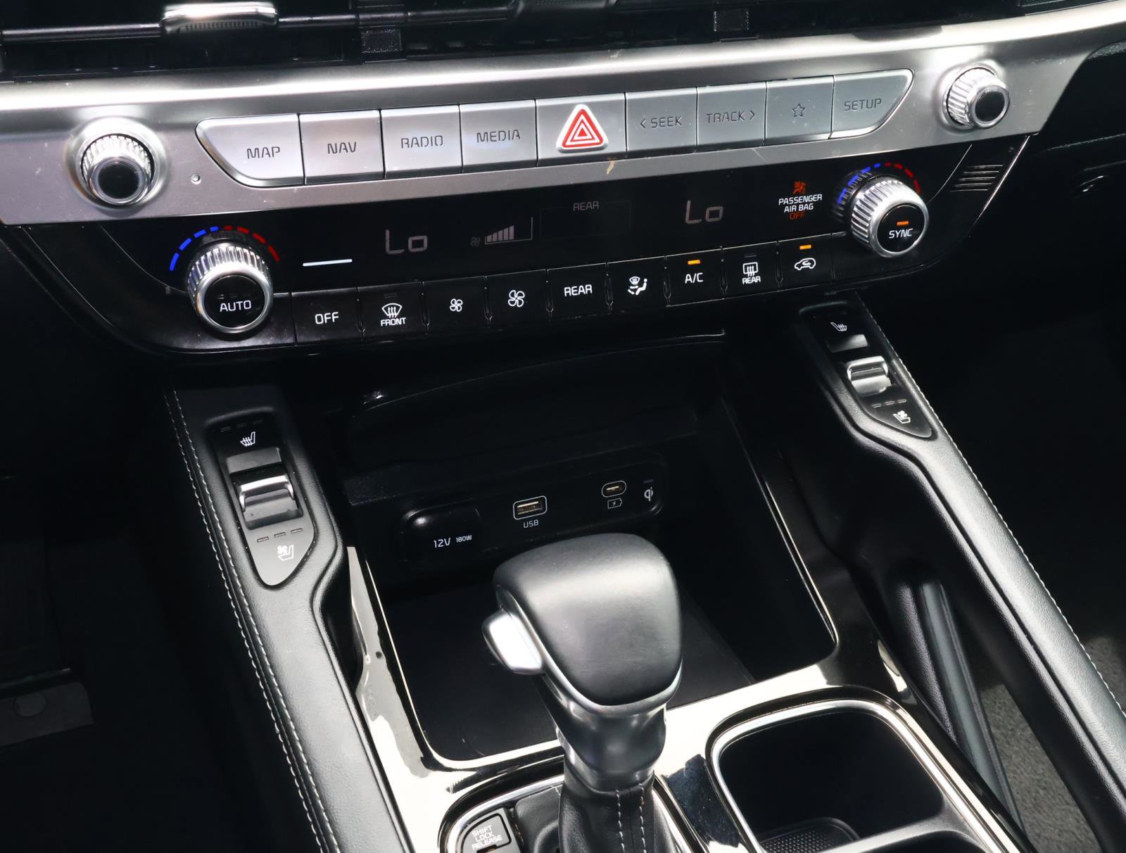 Used 2024 Kia Telluride EX w/ EX Captain's Chair Package FWD image 27