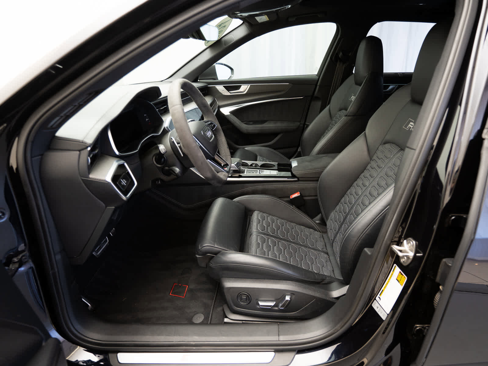 Used 2024 Audi RS 6 performance image 9