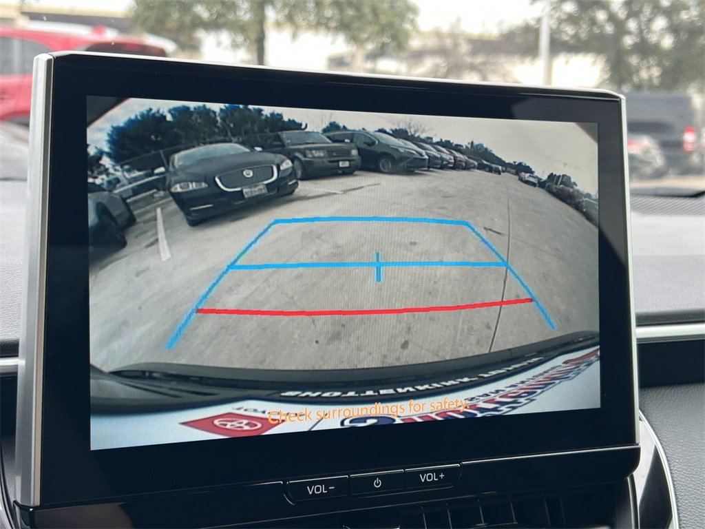 Used 2025 Toyota Corolla SE image 31