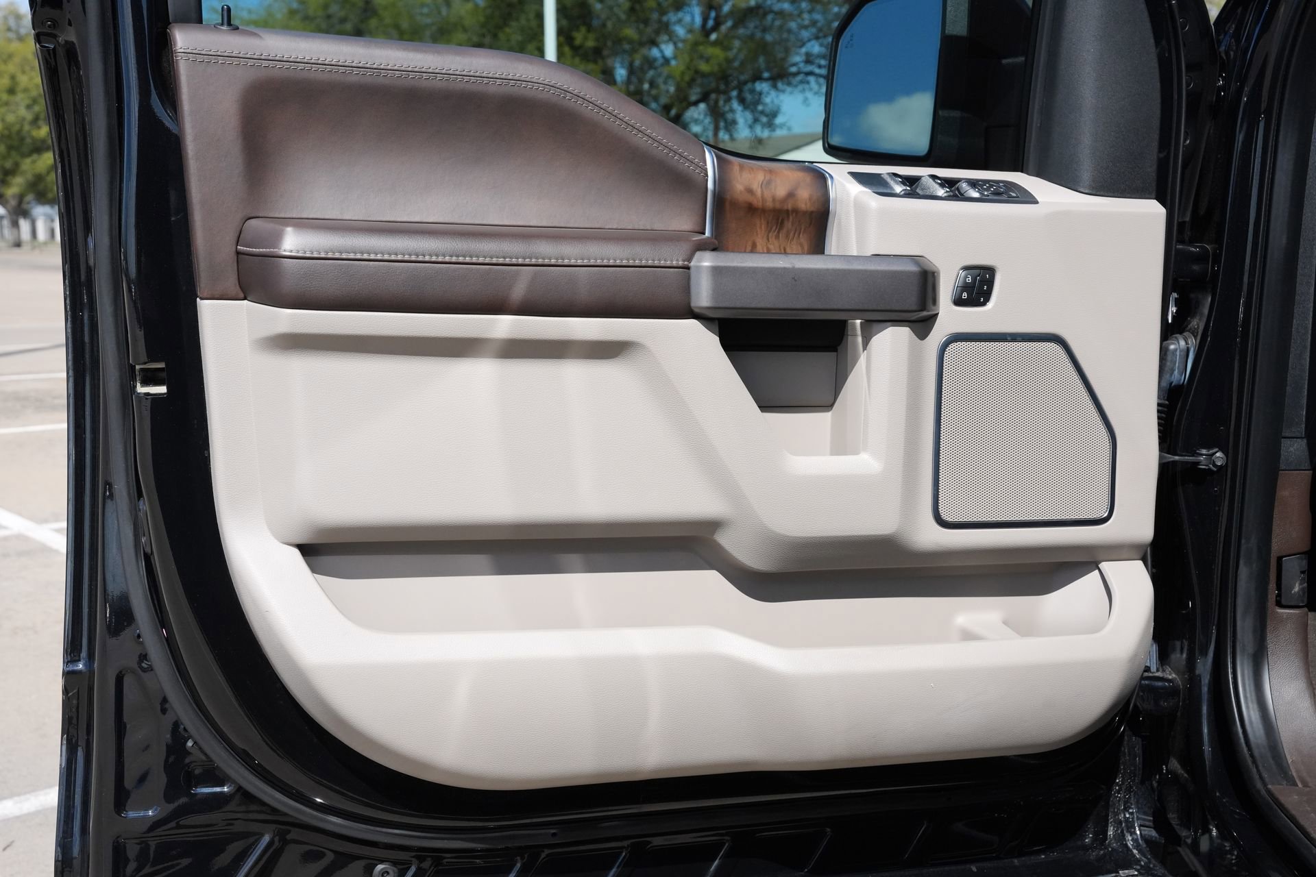 Used 2020 Ford F150 Limited w/ Trailer Tow Package image 19