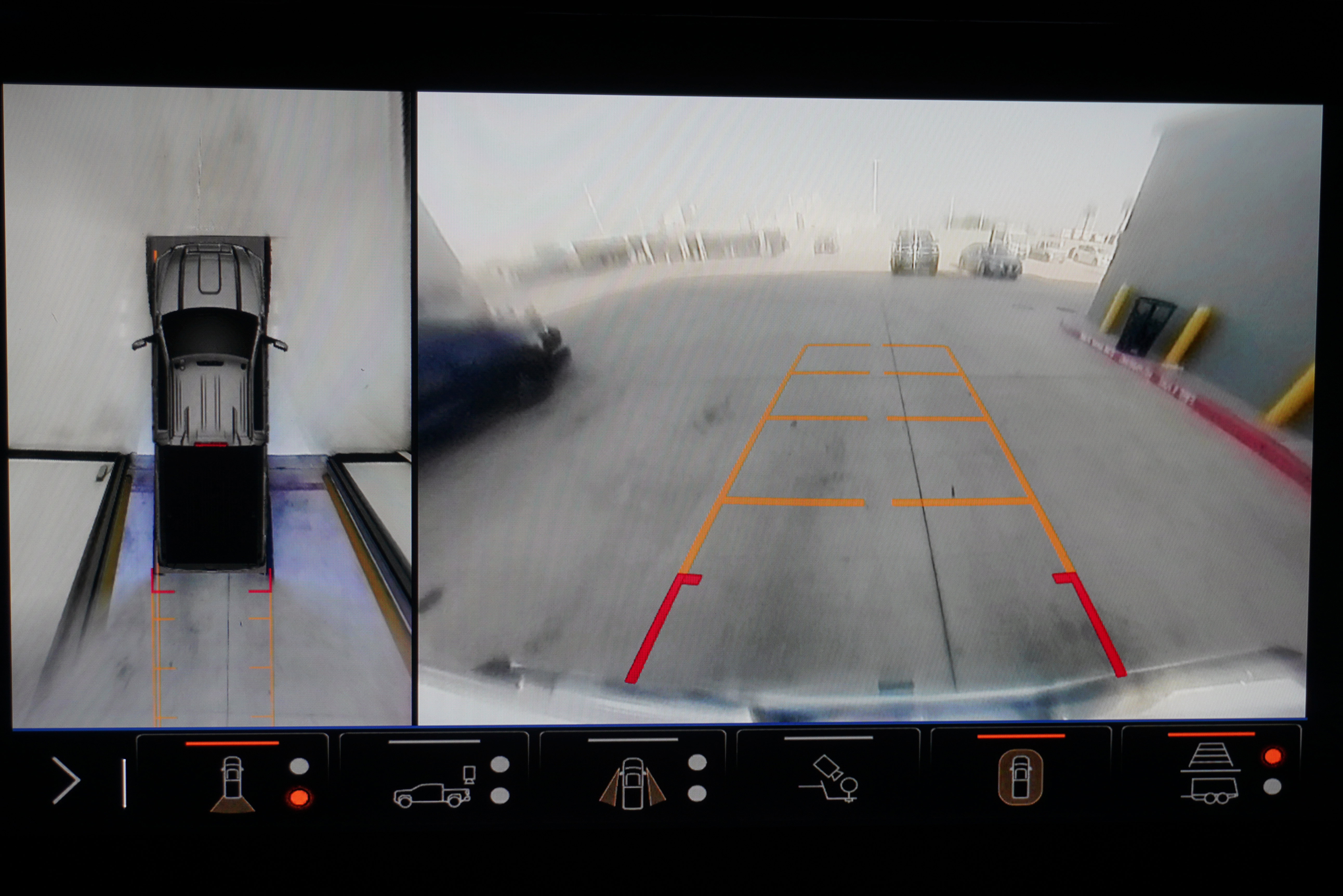 Used 2024 GMC Sierra 2500 AT4 w/ Technology Package image 25