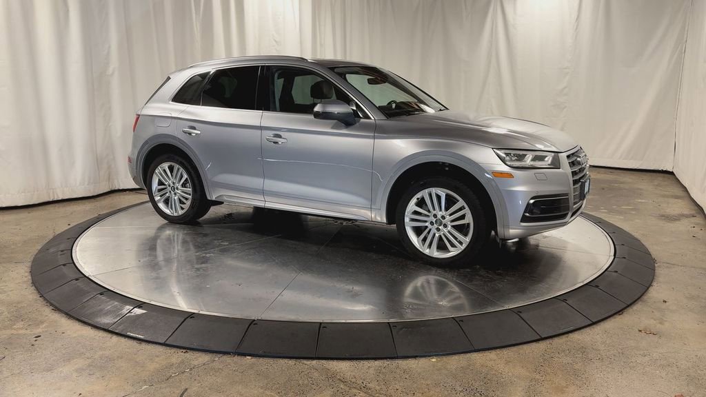 Used 2018 Audi Q5 Prestige w/ Prestige Package image 2