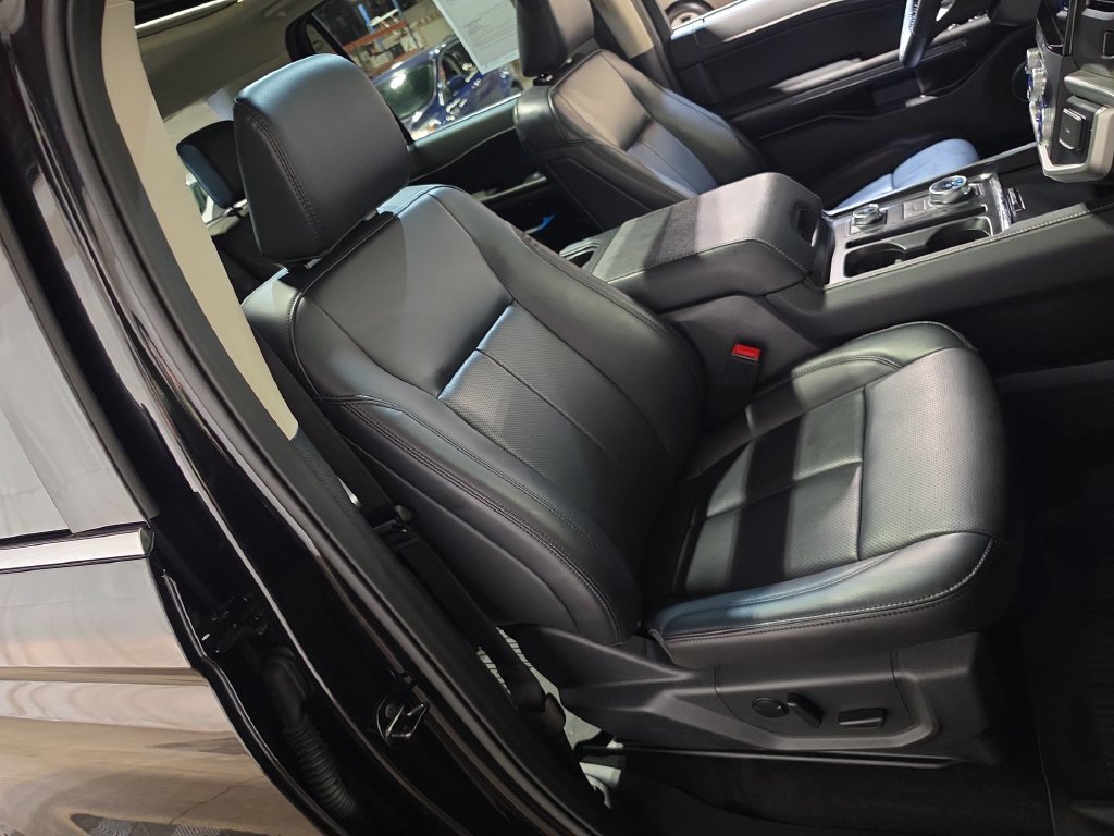 Used 2024 Ford Expedition XLT AWD/4WD image 27