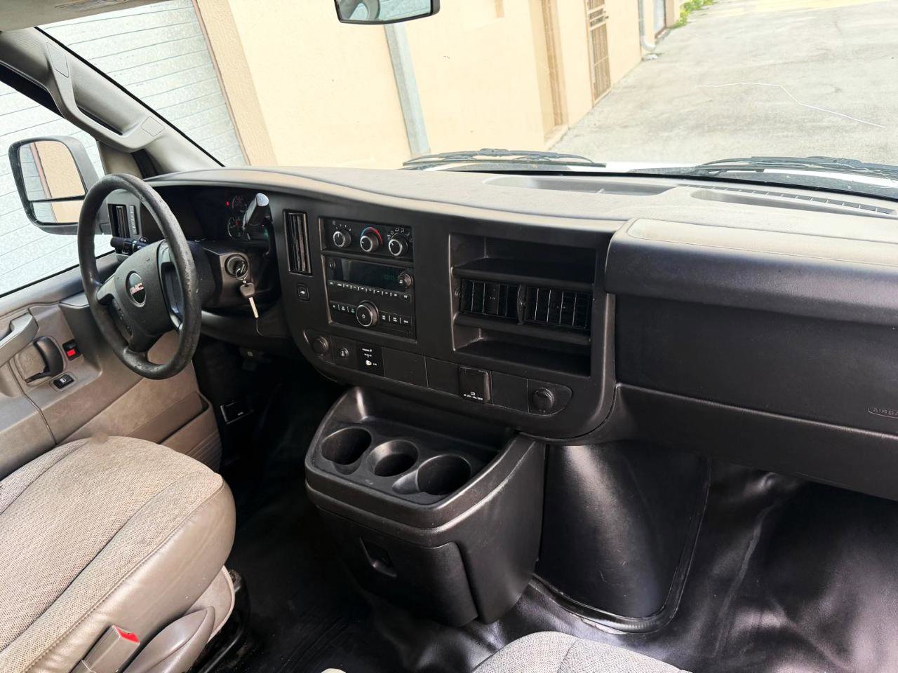 Used 2016 GMC Savana 2500 image 16