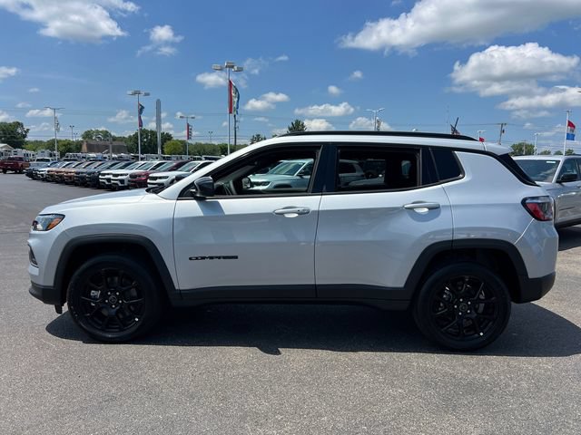 New 2026 Jeep Compass Latitude AWD/4WD image 4
