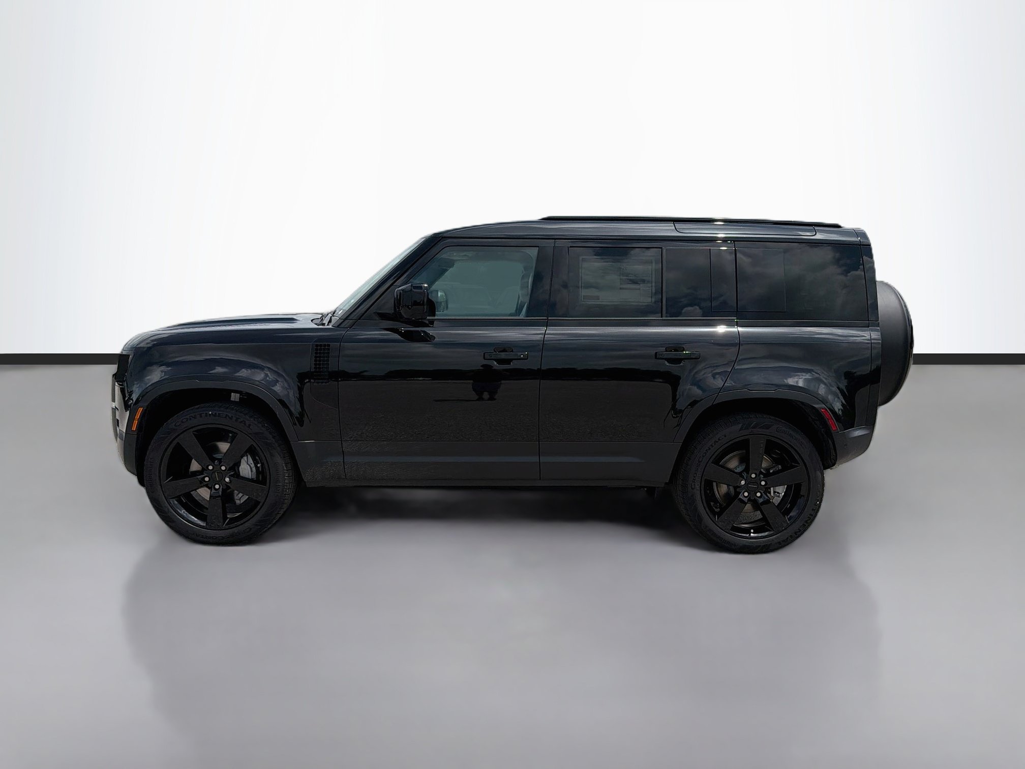 New 2026 Land Rover Defender 110 S AWD/4WD image 2