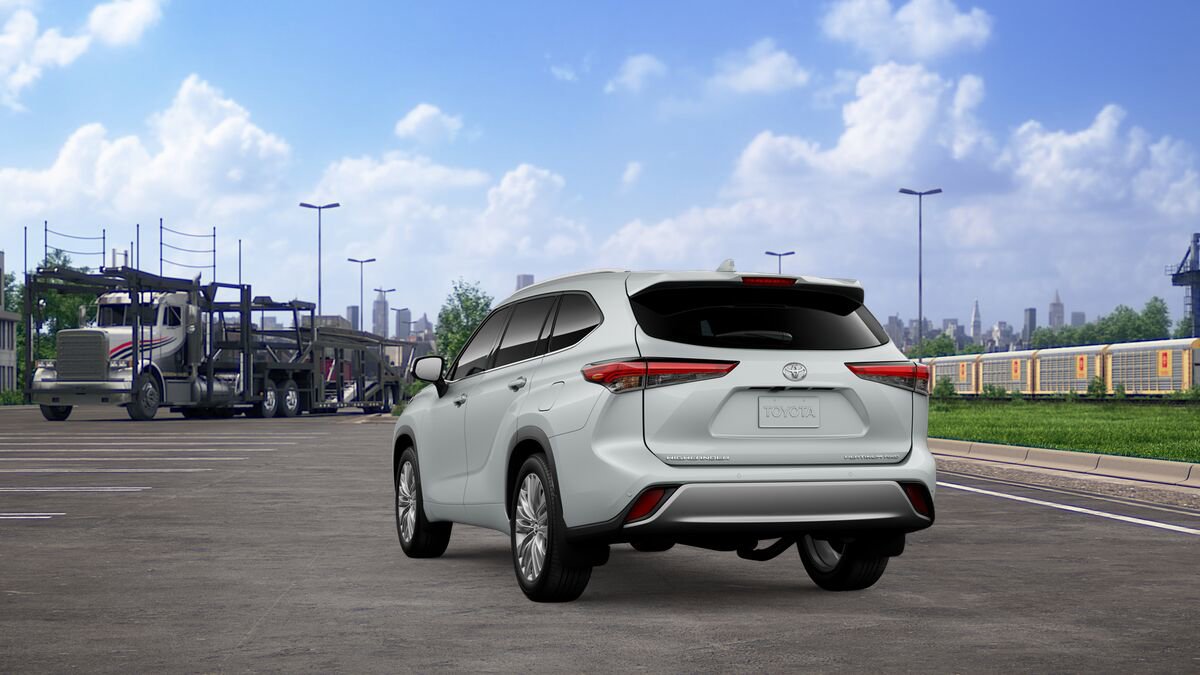 New 2026 Toyota Highlander Platinum image 7