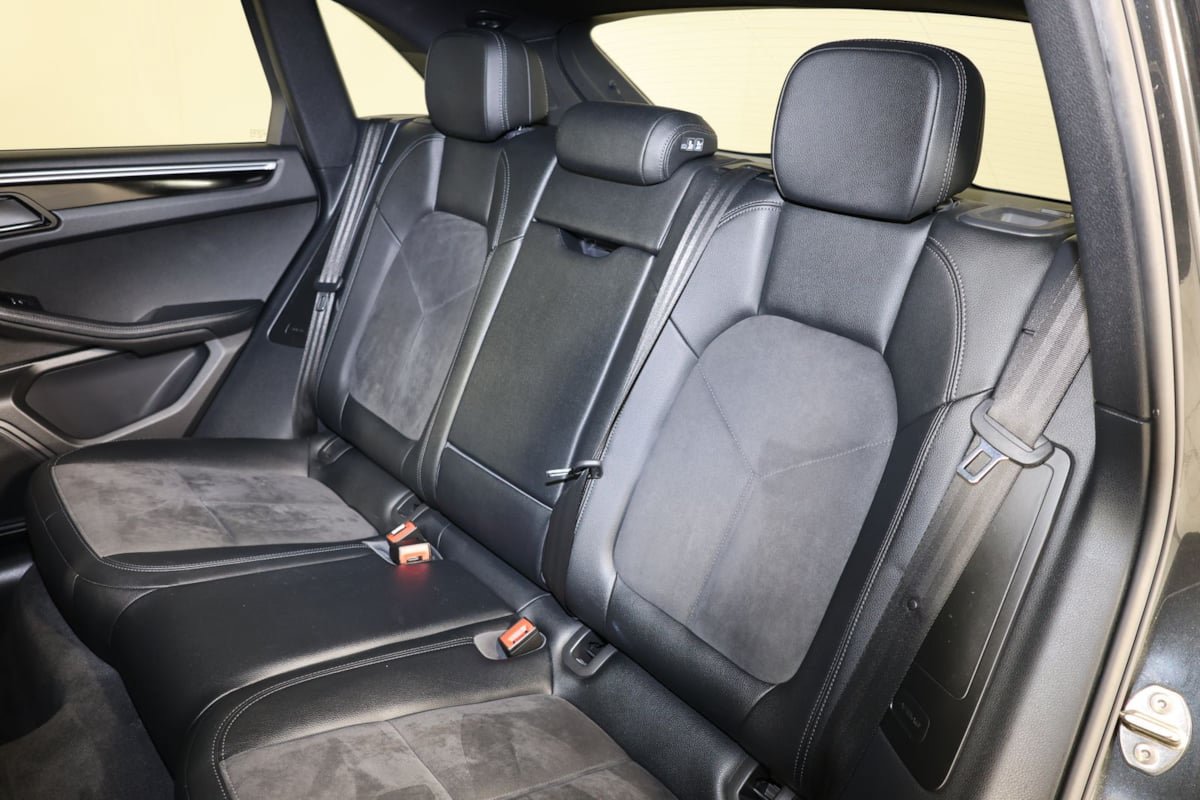 Used 2017 Porsche Macan S AWD/4WD image 11