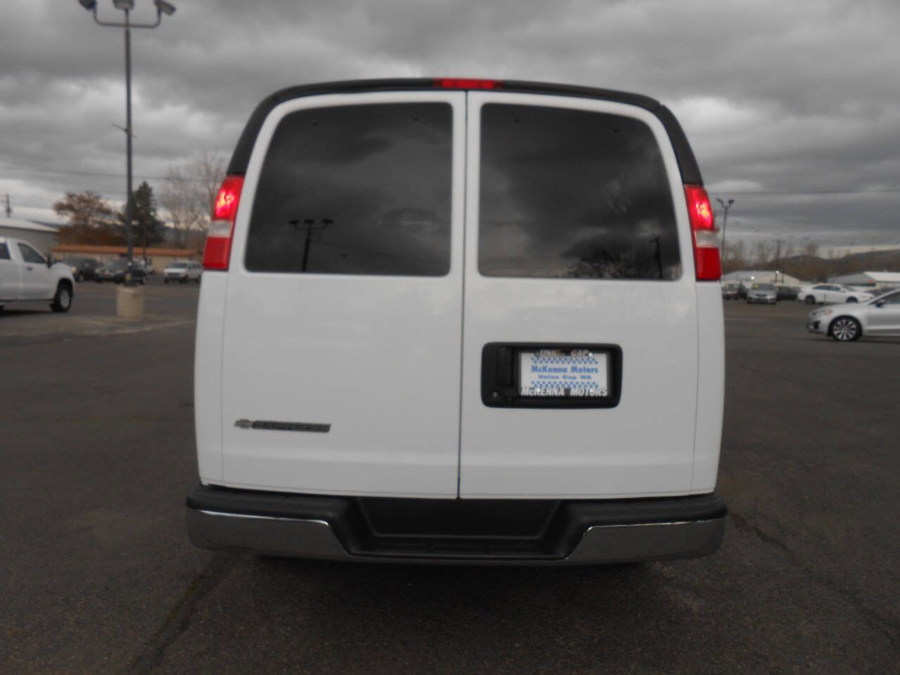 Used 2020 Chevrolet Express 3500 LT w/ LT Preferred Equipment Group image 9