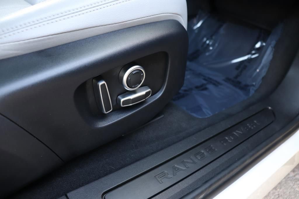 Used 2021 Land Rover Range Rover Evoque S image 31