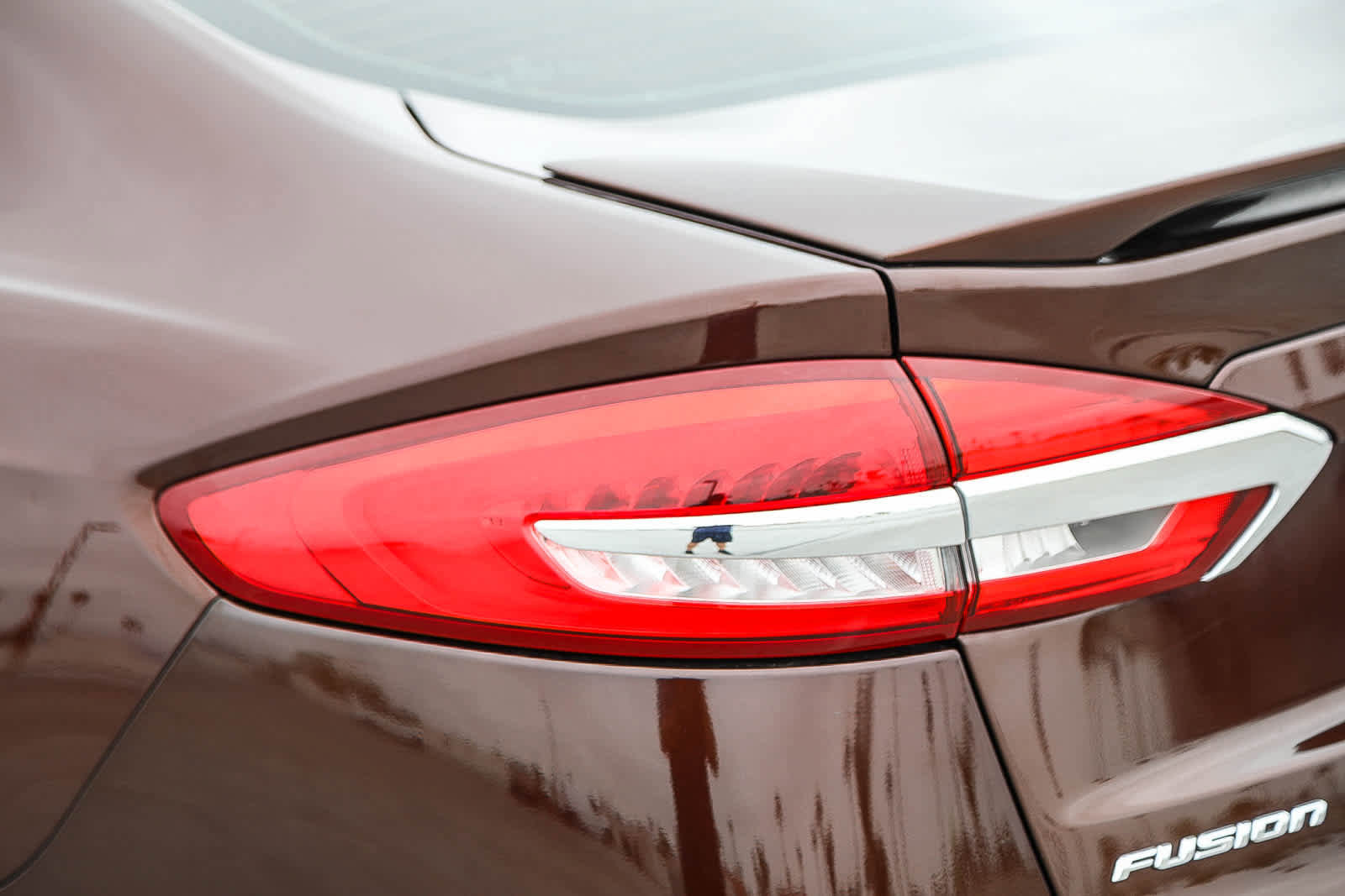 Used 2019 Ford Fusion SE w/ Equipment Group 151A FWD image 9