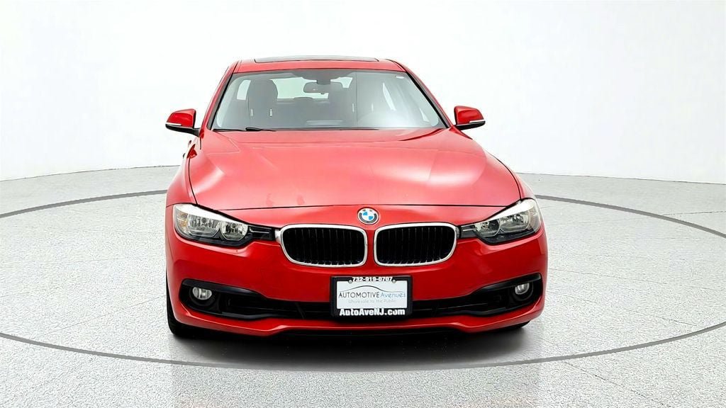 Used 2016 BMW 320i xDrive Sedan AWD/4WD image 2