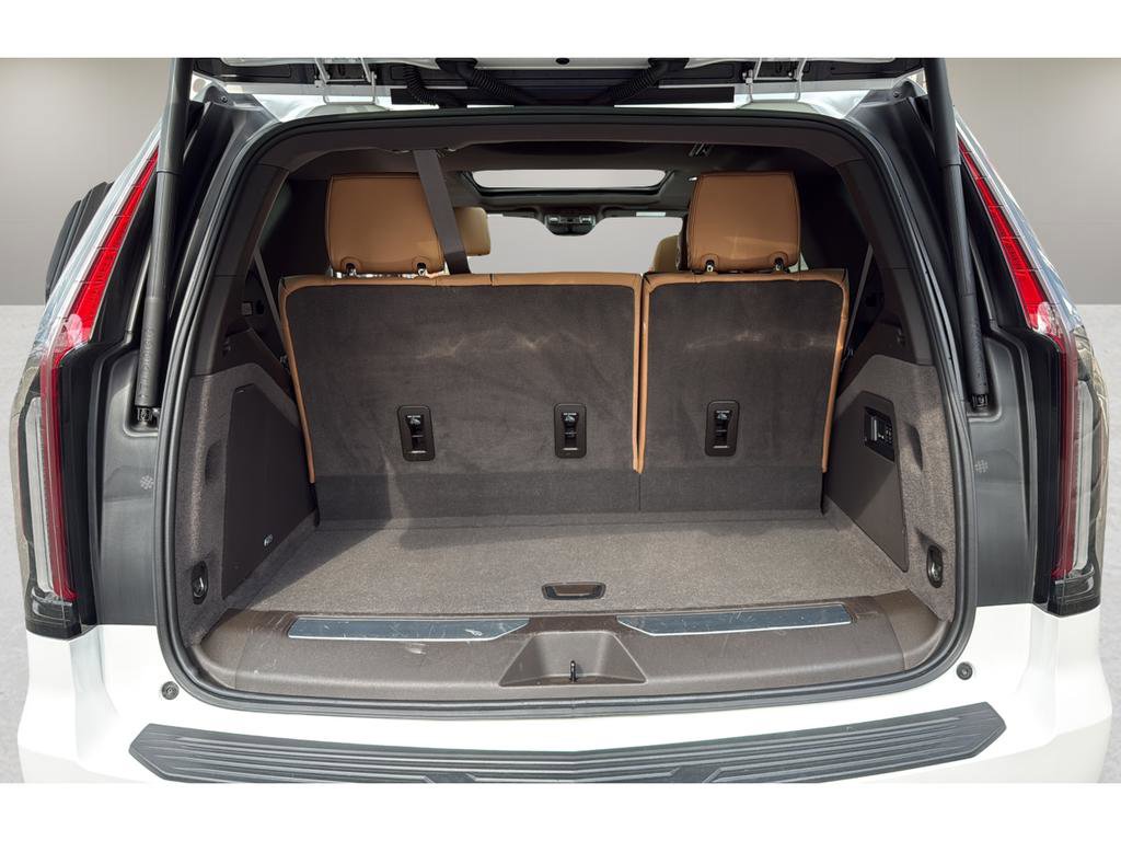 Used 2024 Cadillac Escalade Sport w/ LPO, ONYX Package image 27