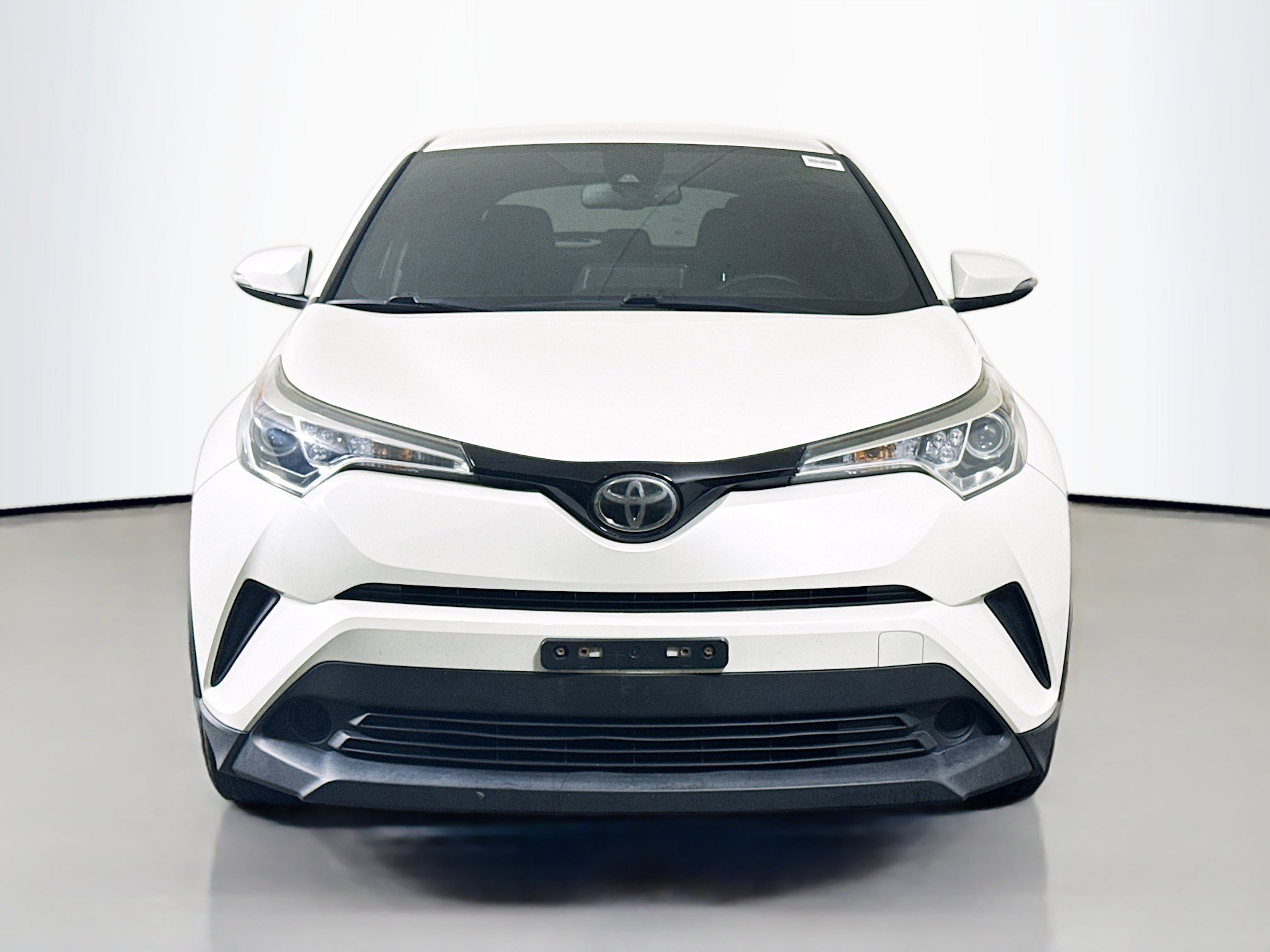 Used 2019 Toyota C-HR LE FWD image 2