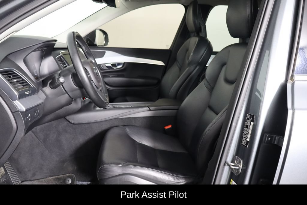 Used 2018 Volvo XC90 T5 Momentum w/ Convenience Package FWD image 14