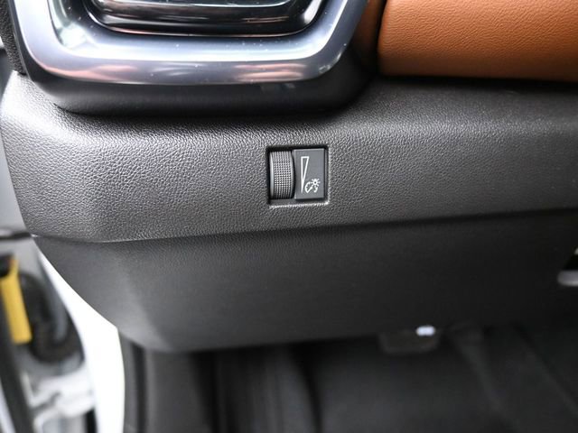 Used 2024 GMC Canyon AT4 w/ Technology Package image 13