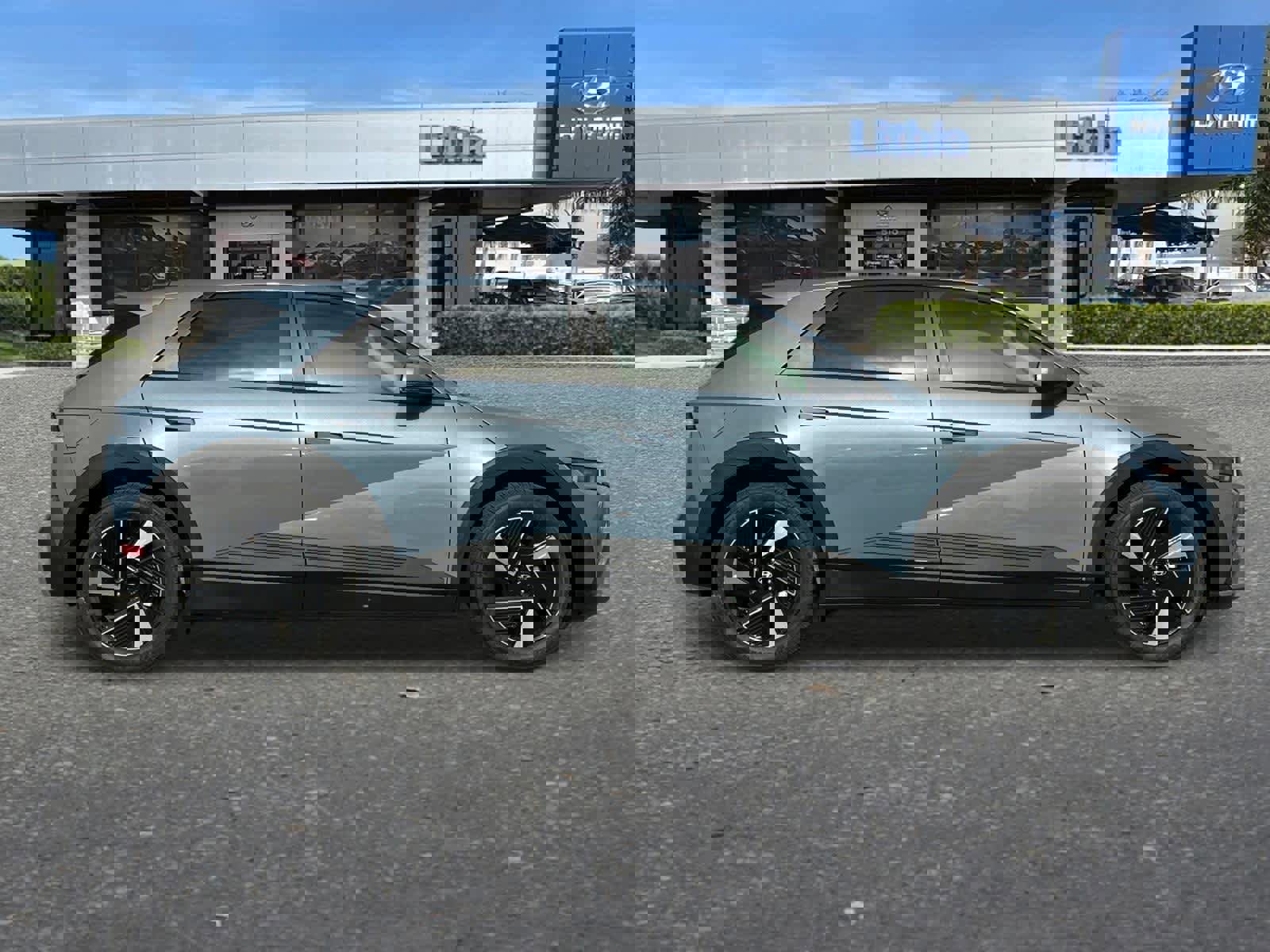 New 2026 Hyundai Ioniq 5 SE image 8