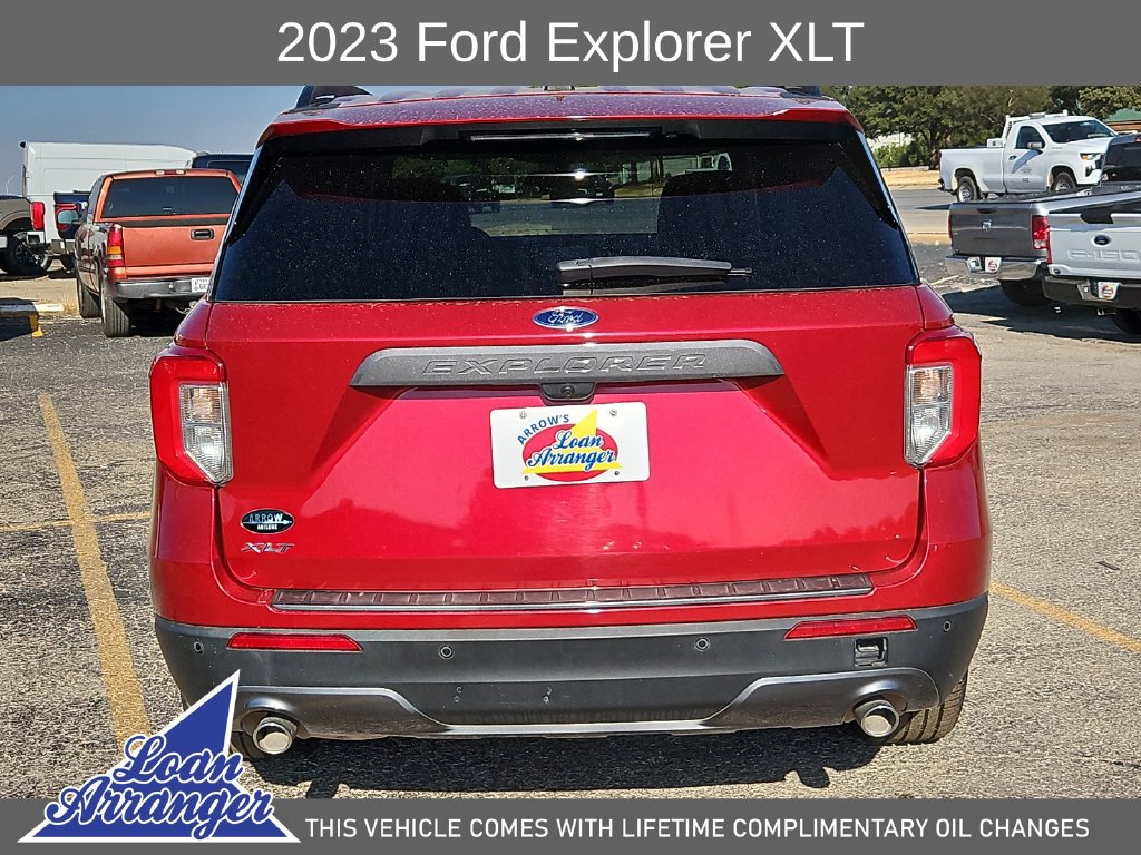 Used 2023 Ford Explorer XLT w/ Equipment Group 202A RWD image 11
