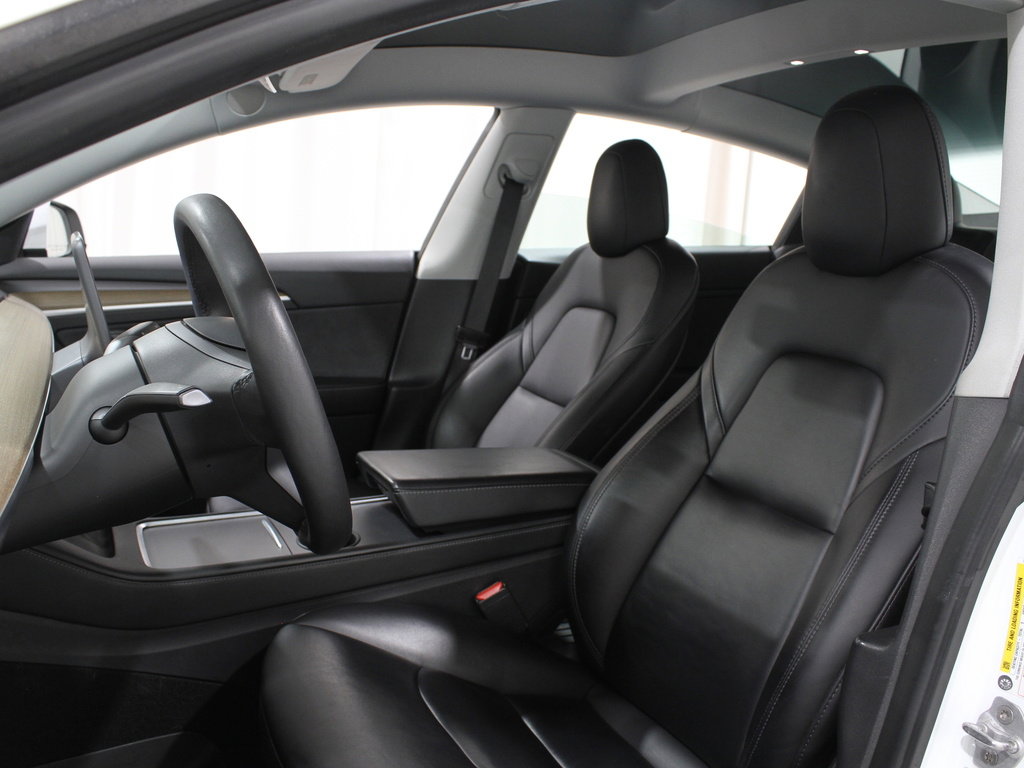 Used 2021 Tesla Model 3 Standard Range Plus image 5