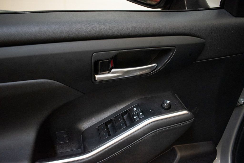 Used 2023 Toyota Highlander XSE image 22