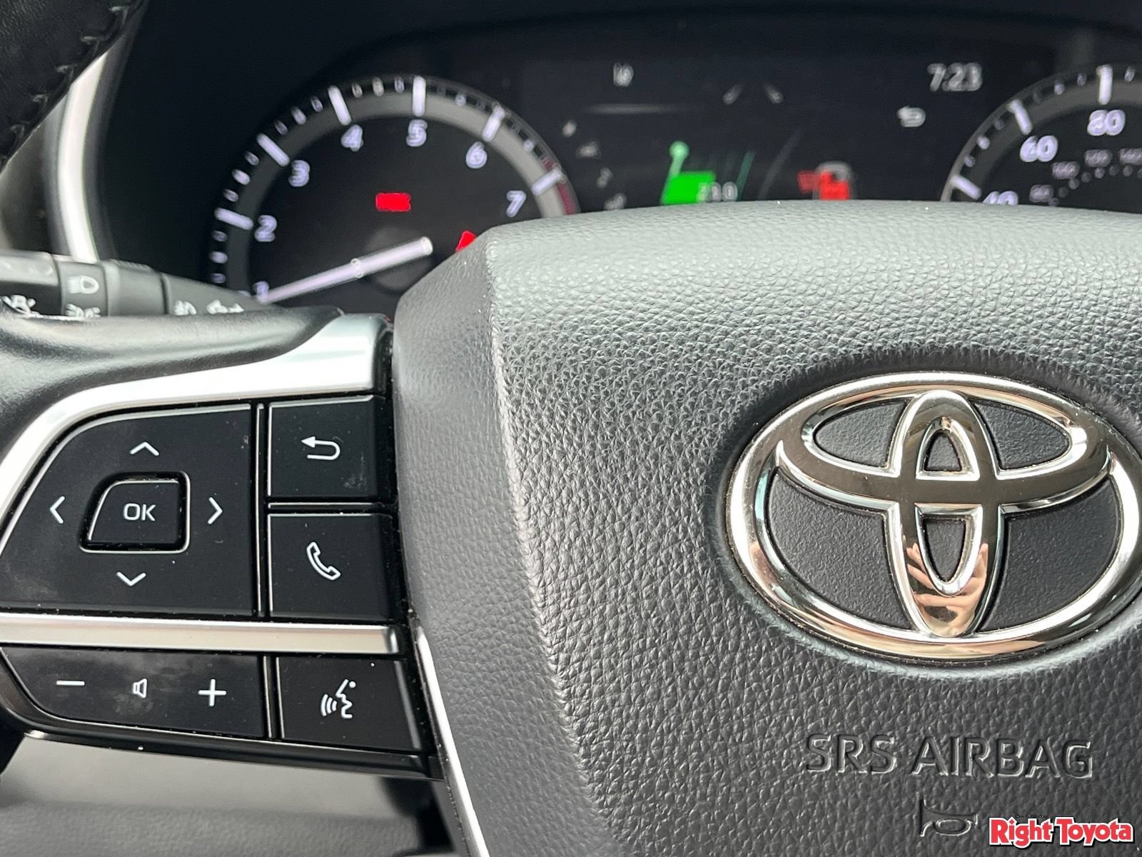 Certified 2021 Toyota Highlander XLE FWD image 23