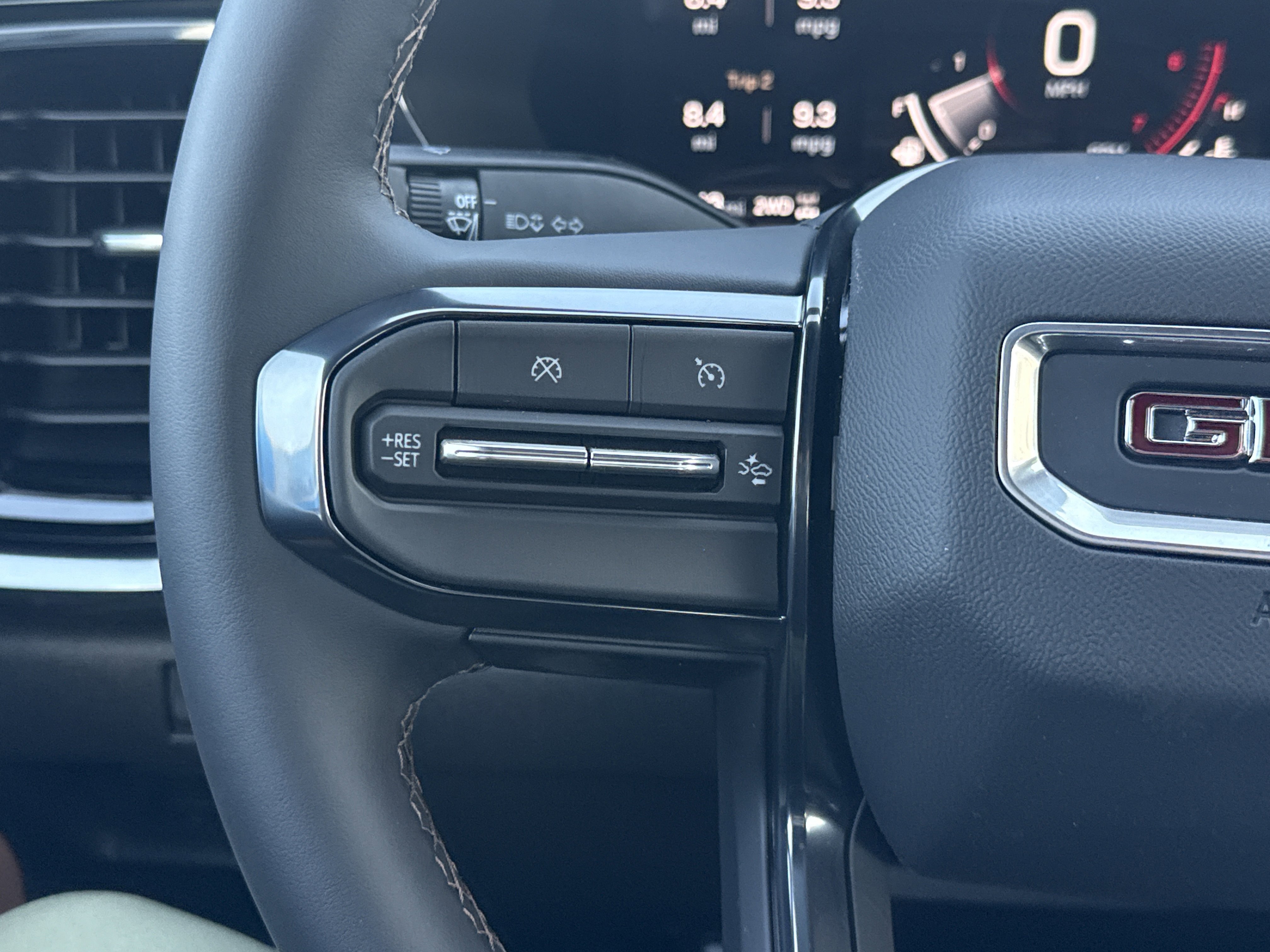 New 2026 GMC Canyon AT4 w/ Nightfall Essentials Package AWD/4WD image 18