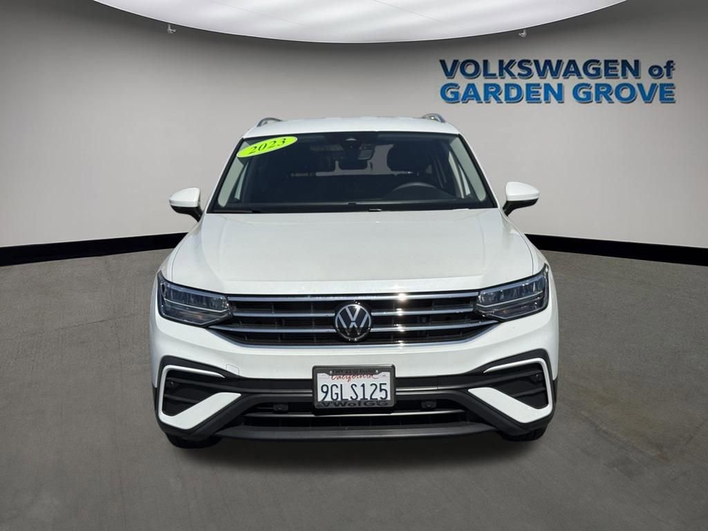 Used 2023 Volkswagen Tiguan SE image 3