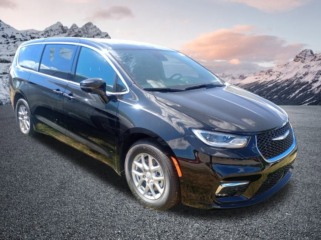 New 2026 Chrysler Pacifica Select image 3