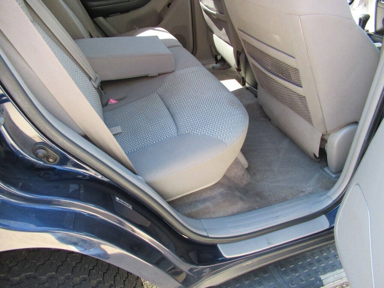 Used 2006 Toyota 4Runner SR5 AWD/4WD image 21
