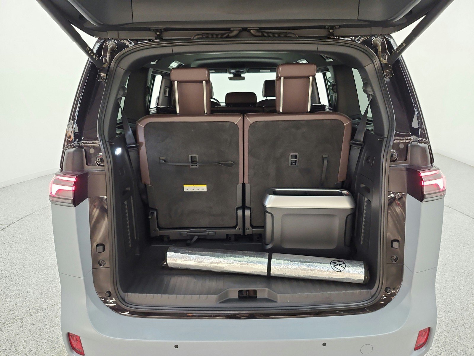 Used 2025 Volkswagen ID. Buzz Pro S RWD image 19
