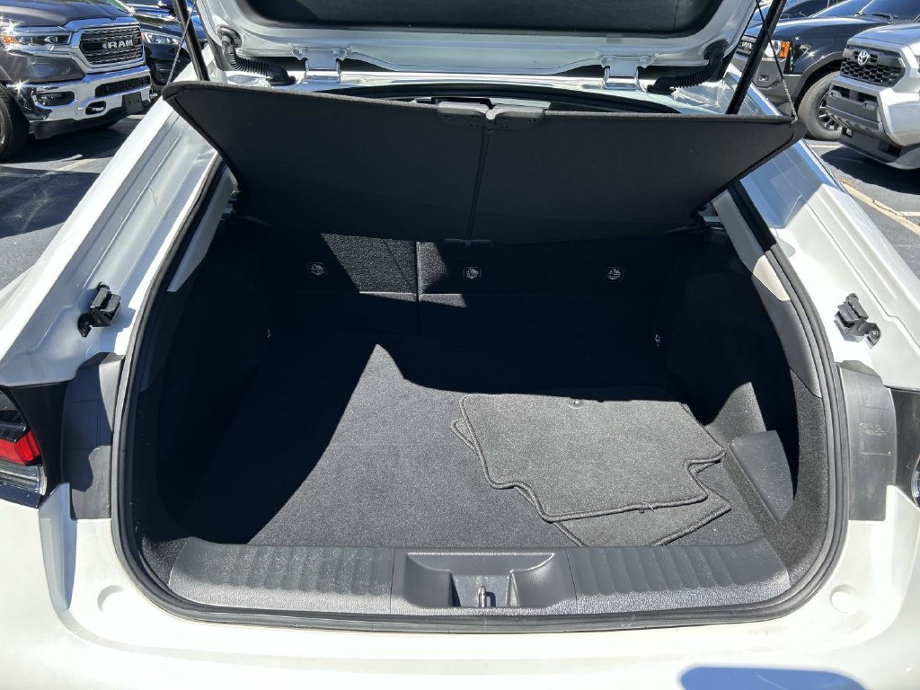 Used 2025 Toyota Prius XLE FWD image 12