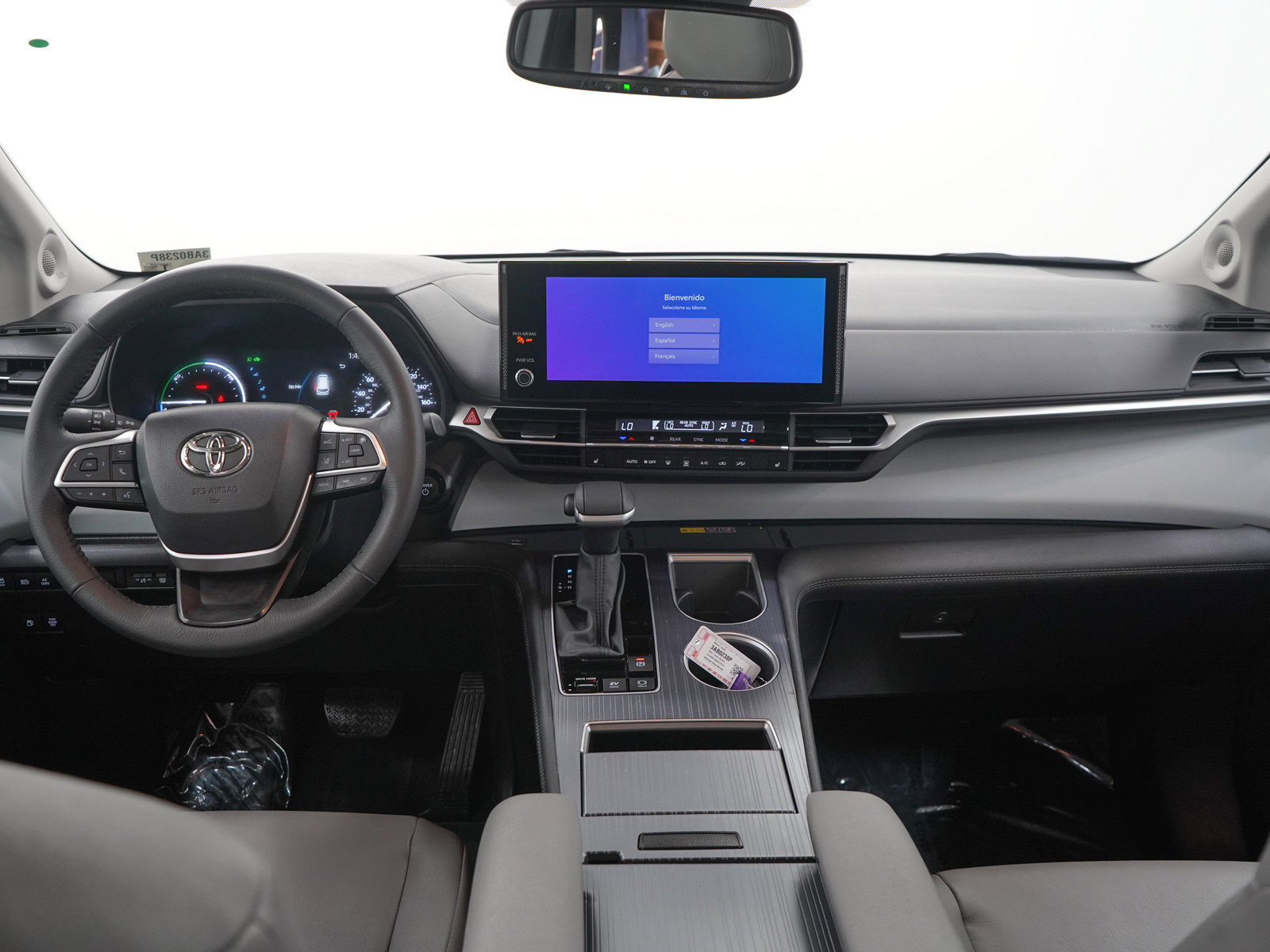 Used 2025 Toyota Sienna XLE w/ XLE Plus Package AWD/4WD image 17
