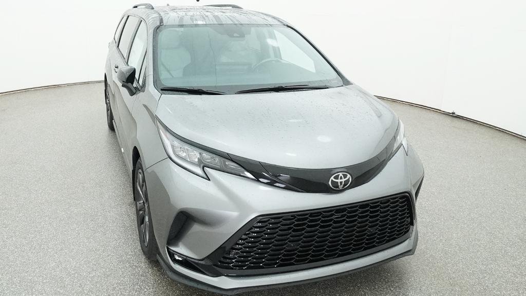 New 2026 Toyota Sienna XSE FWD image 8